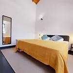 Casa Do Beco * أنغرا دو إِراويزو