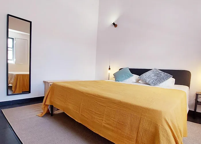 Casa Do Beco * アングラ・ド・エロイーズモ